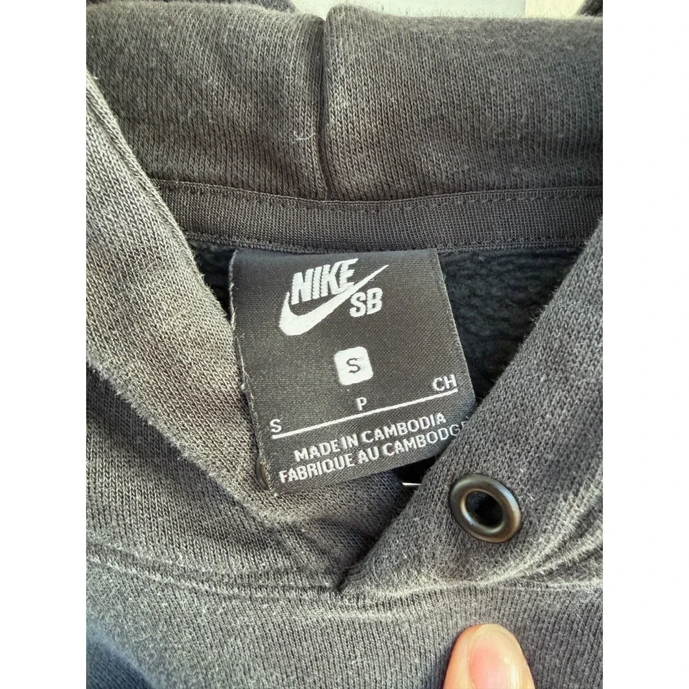 Nike SB Hoodie Mens Size Small Black Pullover Spellout Logo Pocket CW5615-010 - Picture 2 of 4